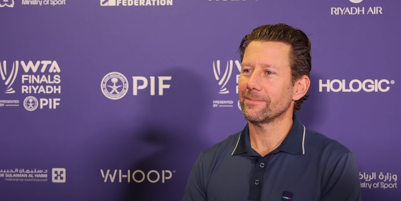 WIM FISSETTE: IGA ŚWIĄTEK WNOSI NA KORT SILNĄ...