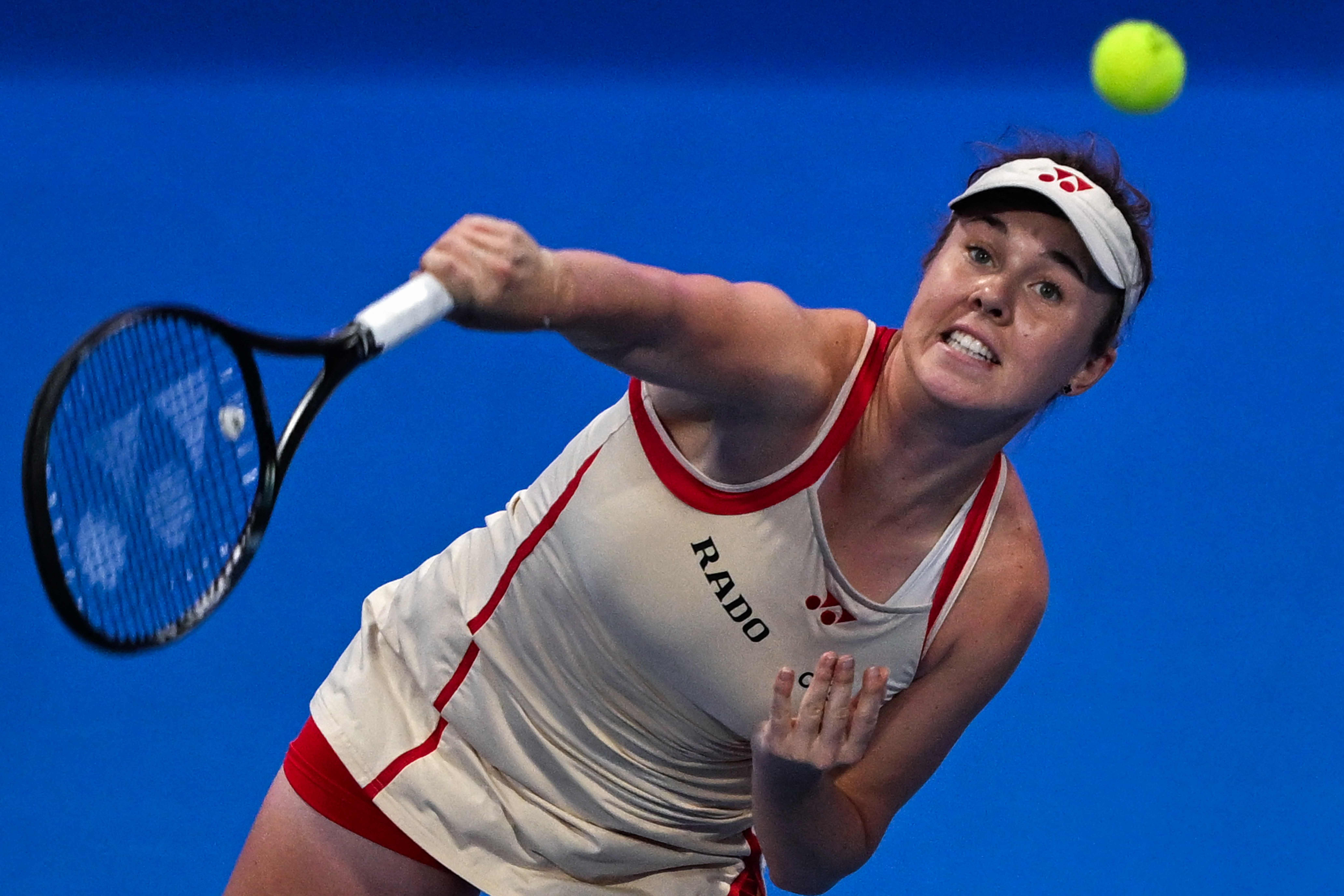 Linda Noskova jako wolontariuszka wśród najbardziej potrzebujących