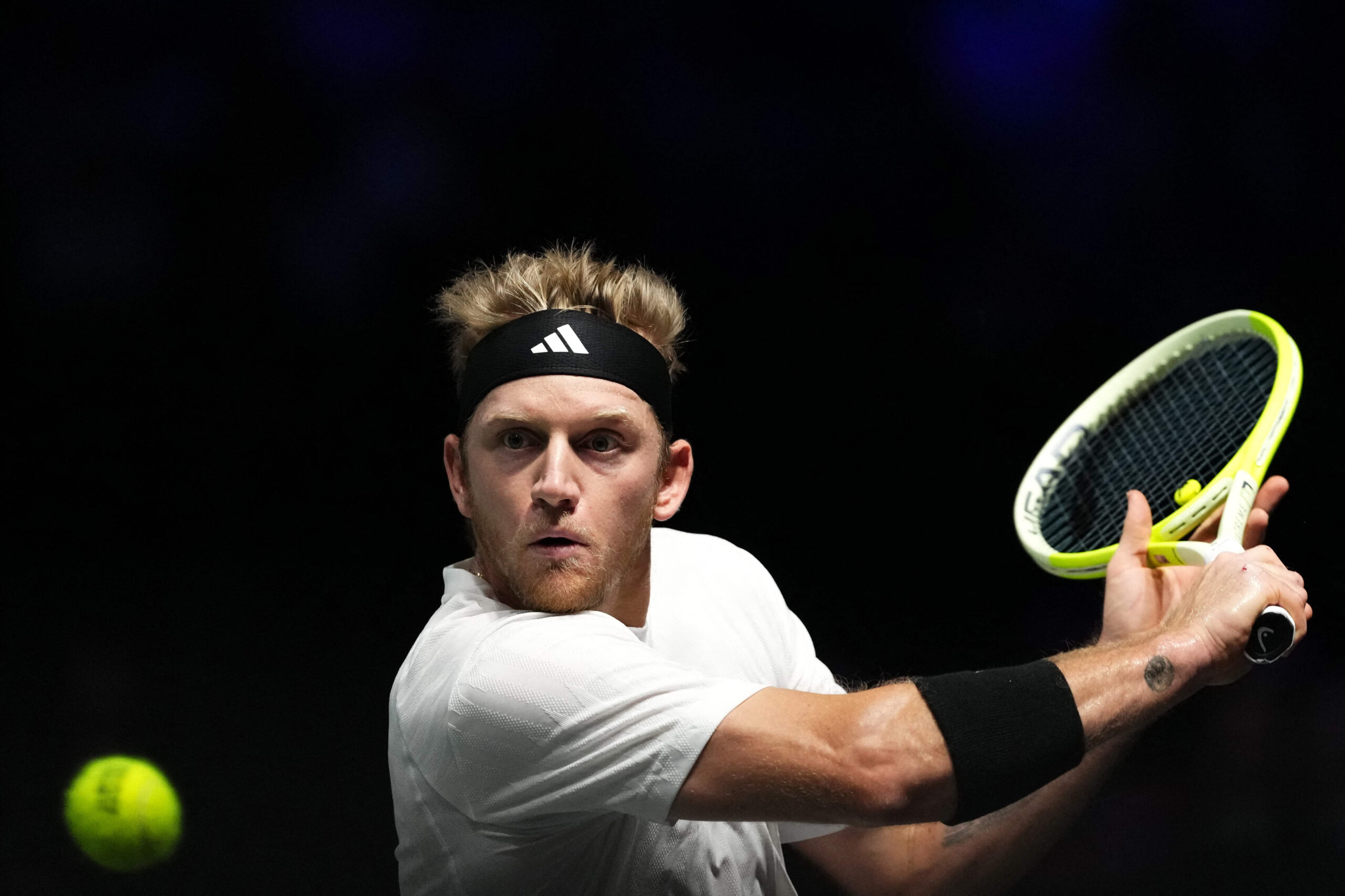 Adelajda/Auckland. Alejandro Davidovich Fokina w półfinale, deszcz wstrzymał grę w Nowej Zelandii