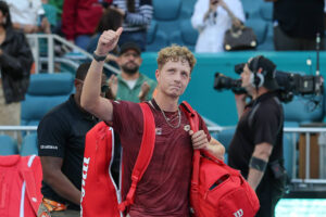 <br />
<b>Warning</b>:  Undefined variable $titleShort in <b>/home/platne/serwer23505/public_html/2019/wp-content/themes/tk/template-parts/home/articles.php</b> on line <b>85</b><br />
