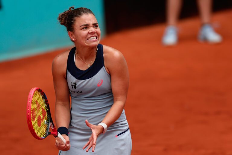 Niemoc Jasmine Paolini trwa