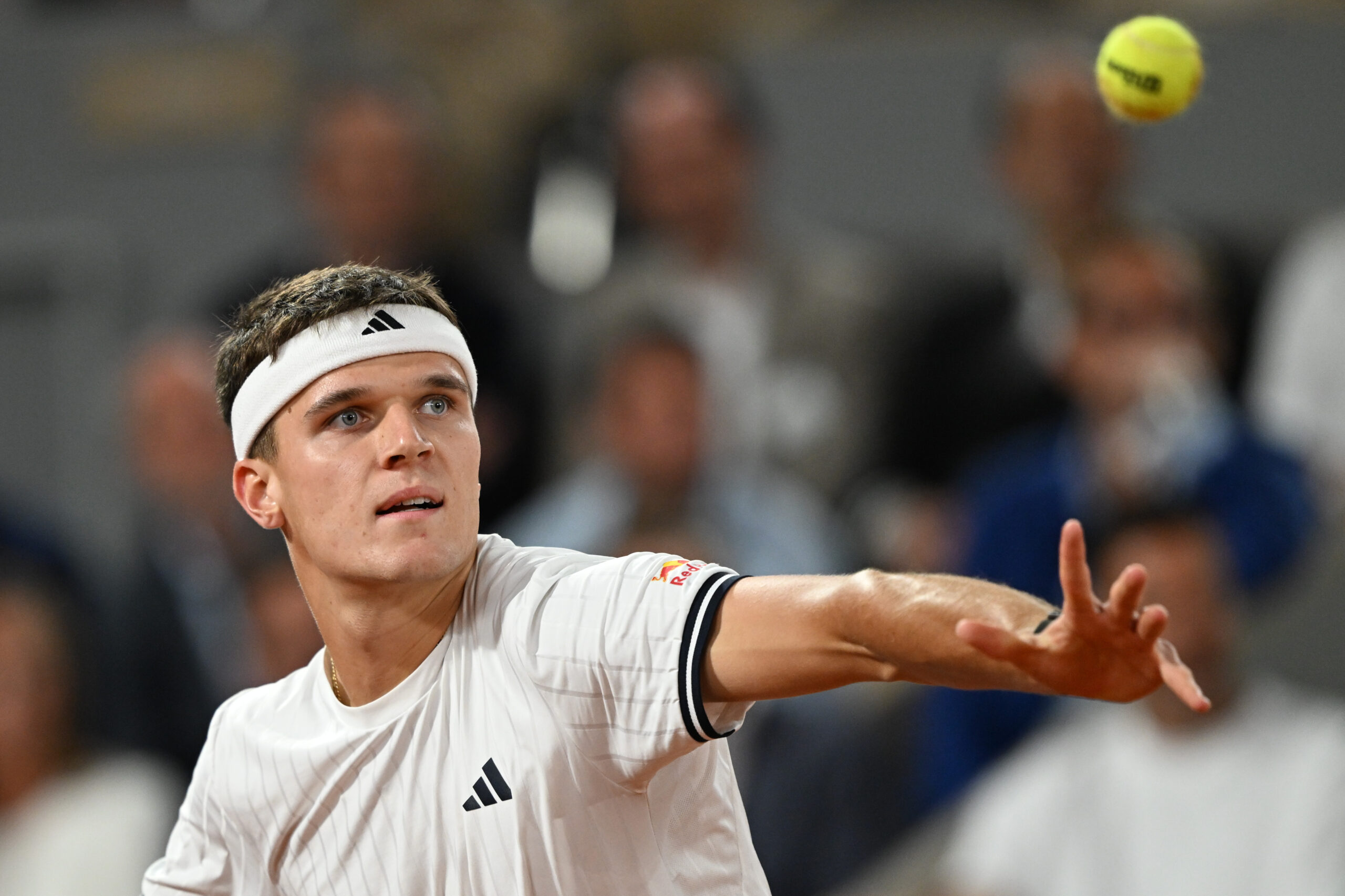 Roland Garros. Jakub Mensik drugim półfinalistą imprezy
