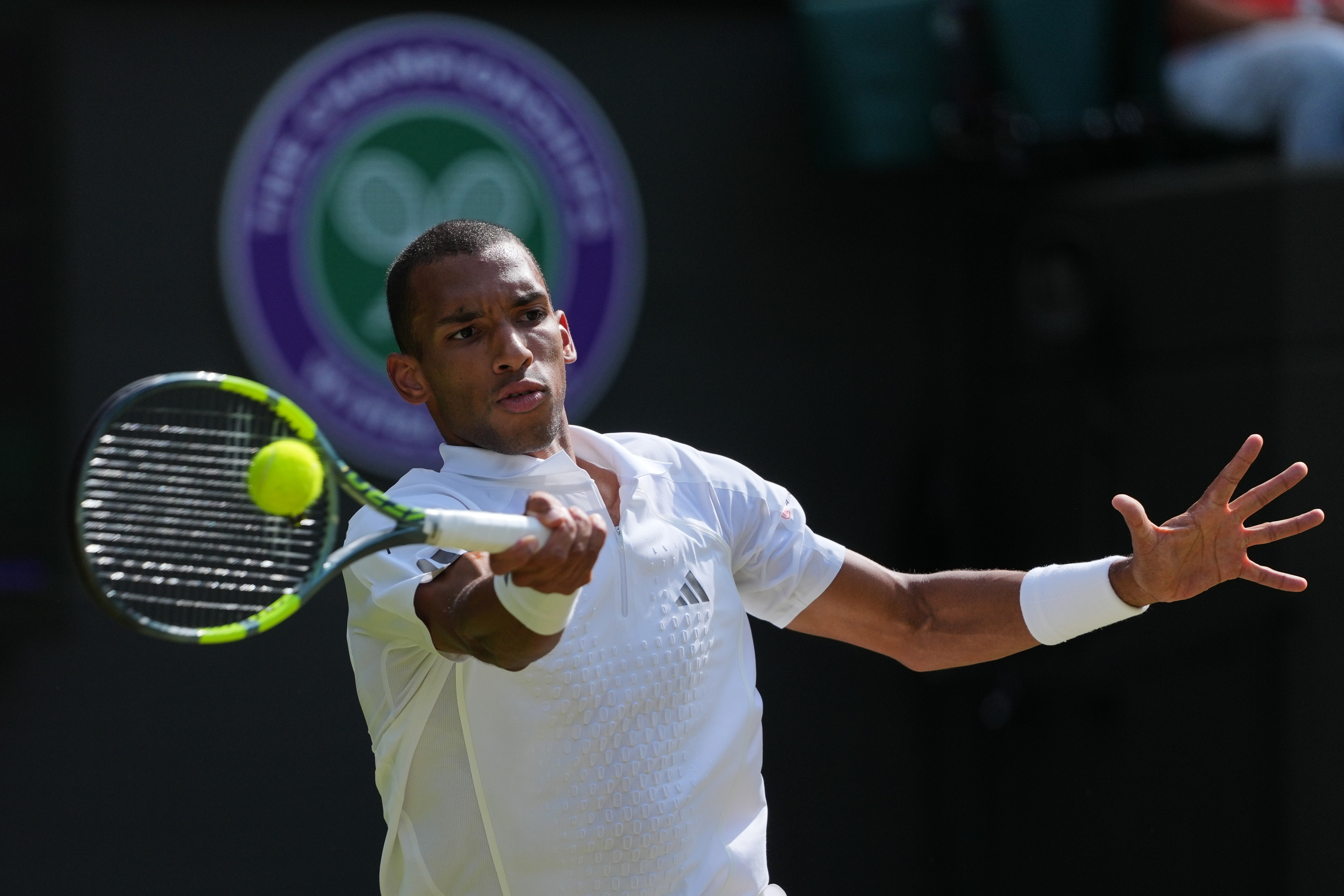 Wimbledon. Maraton dla Augera-Aliassime’a, awans Dżokowicia i Sinnera
