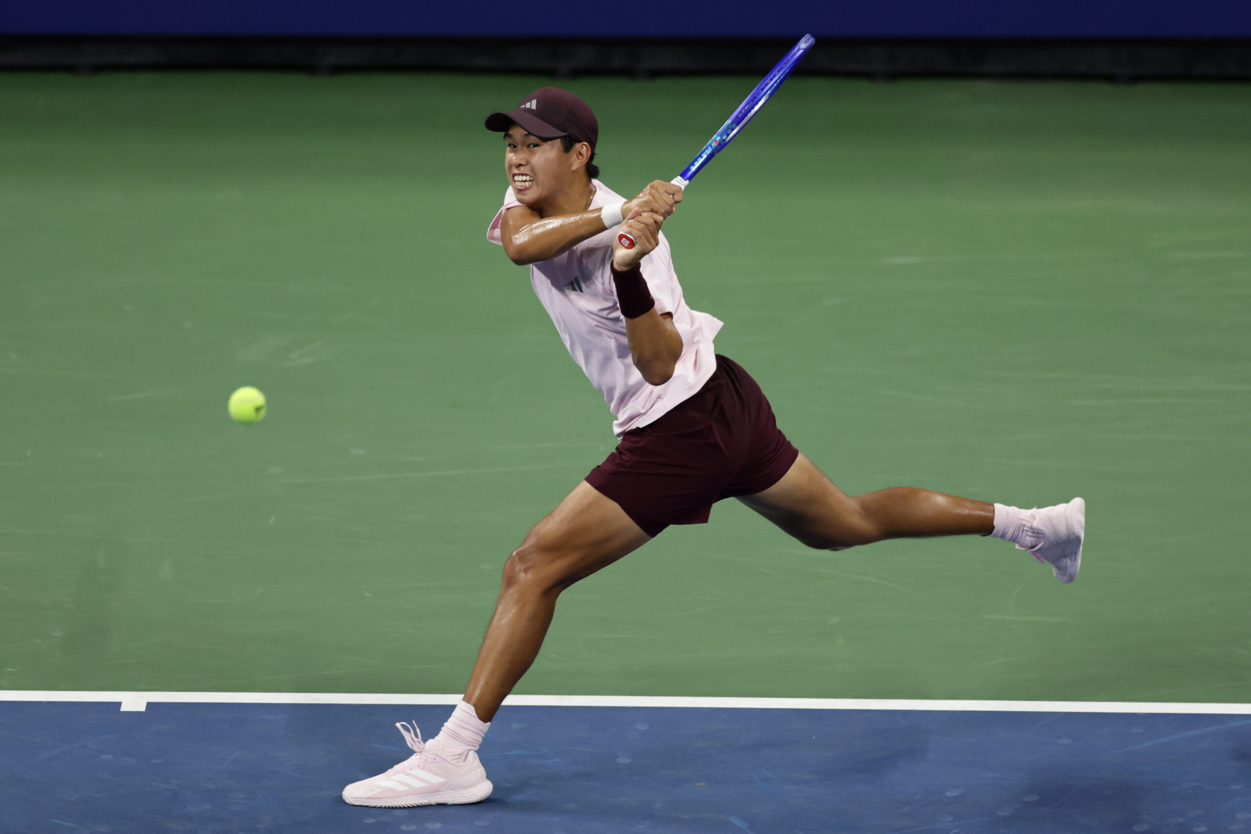 US Open. Learner Tien w czwartej rundzie po pięciosetówce