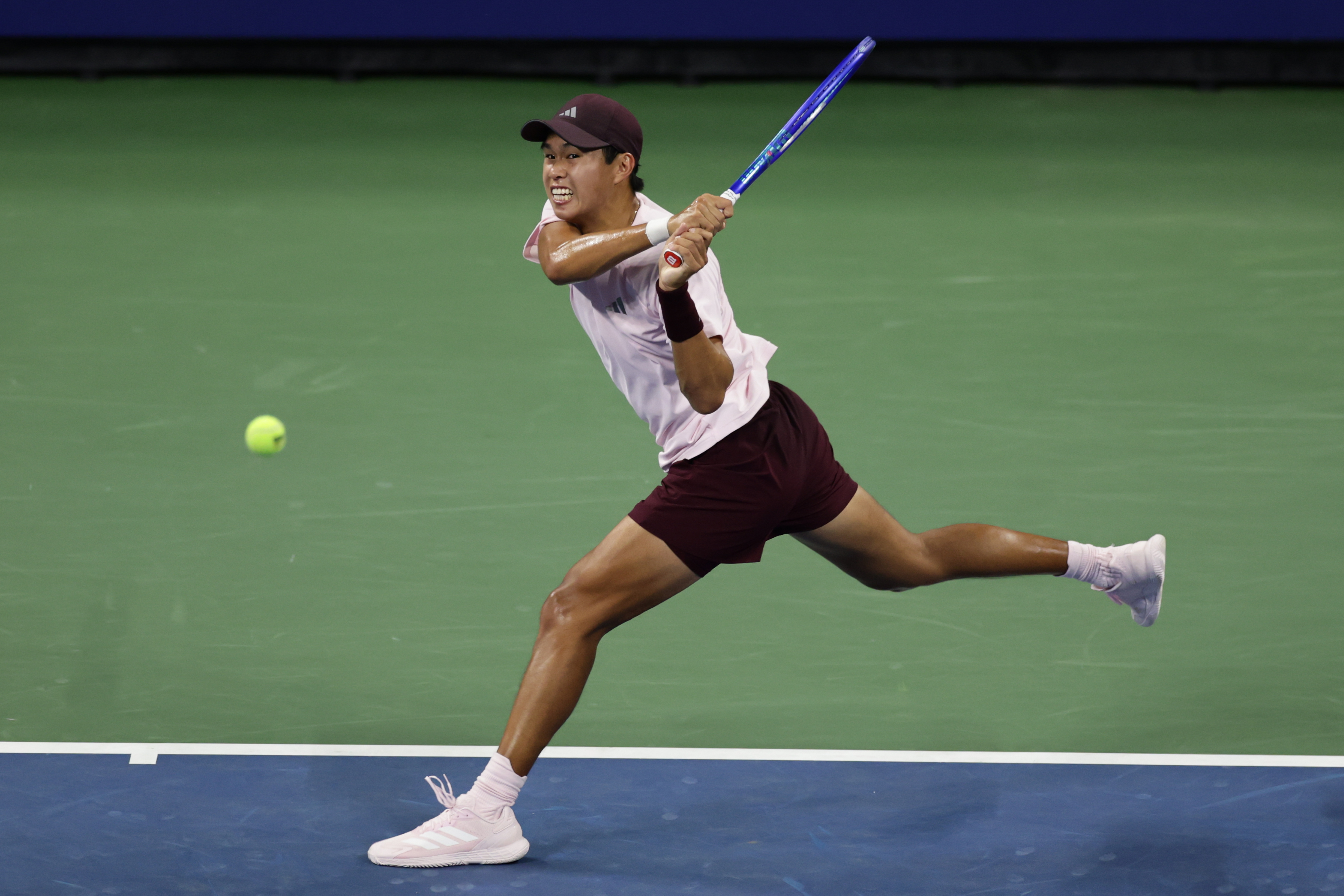 US Open. Learner Tien w czwartej rundzie po pięciosetówce