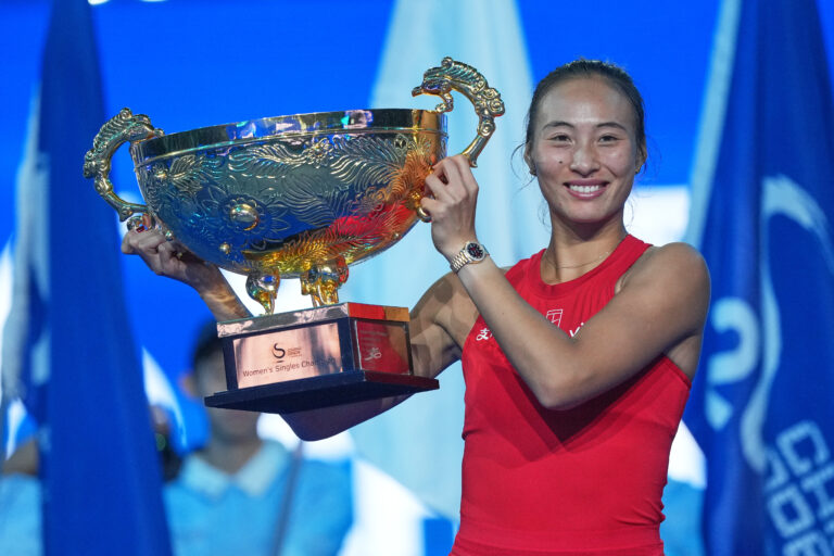 Qinwen Zheng z tytułem mistrzowskim
